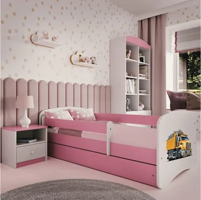 Obrázok produktu pre Detská postieľka v svetloružovej farbe, rozmer 70 x 140 cm, s zásuvkou a motívom nákladného auta, bez matraca