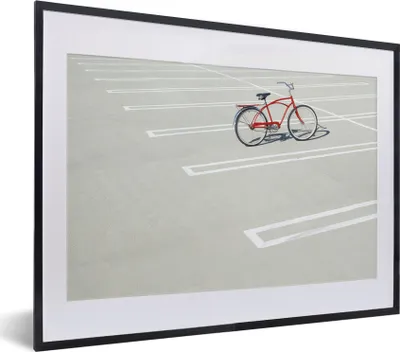 Produktbild von MuchoWow® MuchoWow® Gerahmtes Poster Ein geparktes rotes Fahrrad 40x30 cm - Poster mit zchwarzem Bilderrahmen - Bilderrahmen - Poster im Rahmen