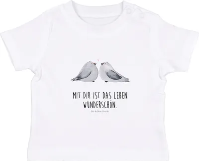 Produktbild von Mr. & Mrs. Panda  T-Shirt Turteltauben Liebe 0. - 6. Monat - Weiß - Geschenk, Freundin, Babyshirt, Verlobt, Tauben, Hochzeitstag, Baby Baumwollshirt, Top, Organic