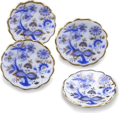 Produktbild von 4 Miniatur-Kuchenteller Zwiebel Gold mit Goldrand als Sammlerobjekt