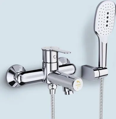Image de Mitigeur de salle de bain en laiton avec douchette et 3 fonctions