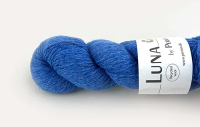 Zdjęcie produktu dla Luna od Permin – 100% wełna z recyklingu (bez mulesingu i certyfikatem Oeko-Tex) (kolor: kobaltowy)