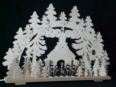 Produktbild von Schwibbogen mit der Seiffener Kirche Kurrende und Beleuchtung BxHxT 70x43x7cm NEU