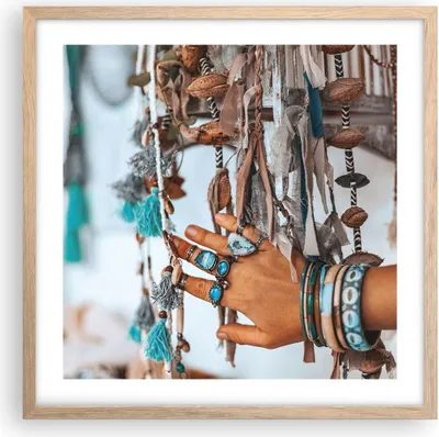 Produktbild von Gerahmtes Poster - Rahmen in heller Eiche - Hand Schmuck ethnisch - 50x50 cm - Wand Bild - Wanddeko - Wandbilder - Kunstposter - Wandposter - Bilderrahmen - Bilder - Kunstdruck - P2NAC50x50-5107