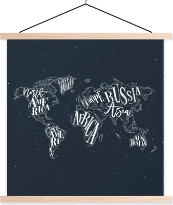 Produktbild von MuchoWow® Textilposter Weltkarte - Schwarz - Weiß - Sternenhimmel 40x40 cm mit holzfarbenen Rahmen - Posterleiste