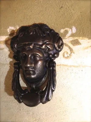 Produktbild von Türklopfer französisch -Madeleine- Klopfer für Haustür, in Bronze Antik Finish