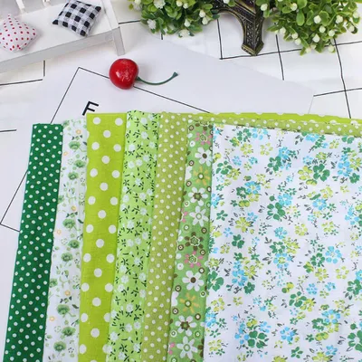 Image de Lot de 7 carrés de tissu en coton prédécoupés (25 x 25 cm) pour la confection de literie (vert)