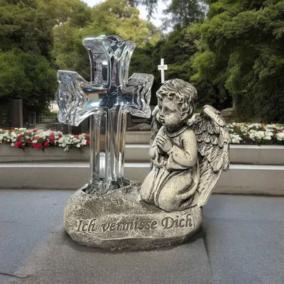 Produktbild von eberin · Grabdeko betender Engel mit Acrylkreuz – EIN Symbol des Trostes im Dunkel der Nacht · Inschrift: Ich vermisse Dich