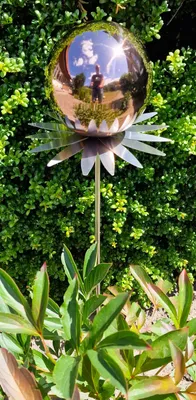 Produktbild von Blütenzauber Milano Rosenkugel 15 cm Edelstahl golden rose poliert Gartenstecker Deko mit Stab 80 cm