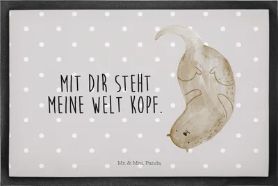 Produktbild von Mr. & Mrs. Panda fußmatte Otter Kopfüber 50 x 75 cm - Grau Pastell - Geschenk, Niedlich, Verknallt, Verliebt, Sauberlaufmatte, Liebe, Bodenvorleger, Schmutzmatte