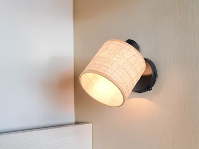 Produktbild von Skandinavischer LED Wandstrahler innen Wandleuchte mit Schalter aus Bast, H 22cm