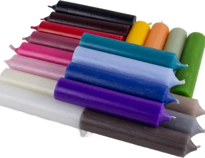 Produktbild von 11cm Stabkerzen 10er Set im eleganten Stil, Farbe ROST, natürliches Design mit 2,2 cm Durchmesser, Höhe 11 cm, ca. 4 Stunden Brennzeit, Ruß- und tropffrei, Hoher Neidfaktor.