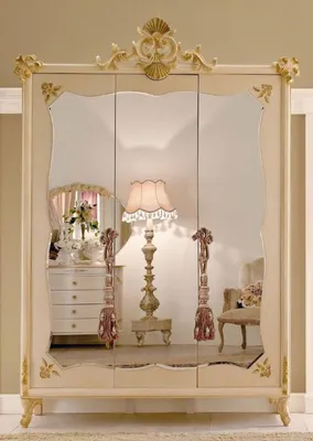 Produktbild von Casa Padrino Luxus Barock Schlafzimmerschrank Cremefarben / Gold - Handgefertigter Kleiderschrank mit 3 verspieglten Türen - Barock Schlafzimmer Möbel - Luxus Qualität -  Italy