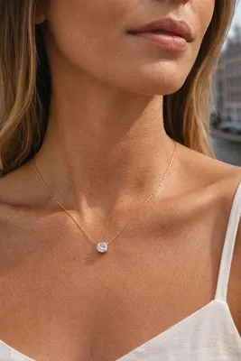 Produktbild von Lundholm Halskette Damen Vergoldet my Monique – Edelstahl PVD Gold – Zirkonia Anhänger 39 cm – Hypoallergen  Wasserfest Jewellery
