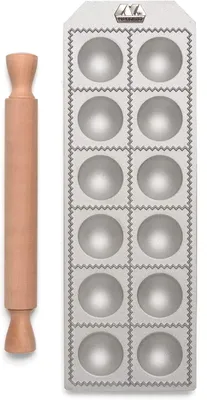 Imagen del producto de Molde para ravioles Marcato, 12 unidades, forma redonda grande, modelo RA-T55X12-CLS, código 8000011005966