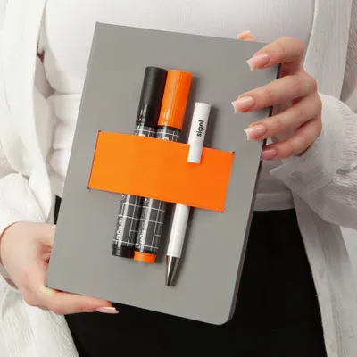 Obrázok produktu pre sigel LS205 sigel zápisník Linescape, DIN A5, linajkovaný, modrá/neon oranžová