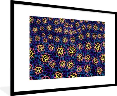 Produktbild von MuchoWow® Gerahmtes Poster Design - Leopardenmuster - Gelb - Blau 90x60 cm - Poster mit Schwarzem Bilderrahmen Wandposter Rahmen Foto Bilder - Wanddekoration - Fotos