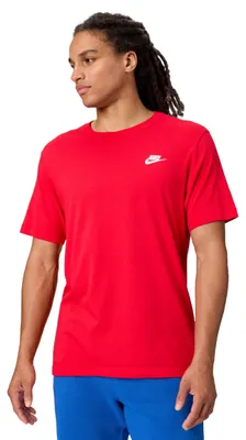 Produktbild von Nike Herren Sportswear Club T-Shirt, University Red/White, 2XL