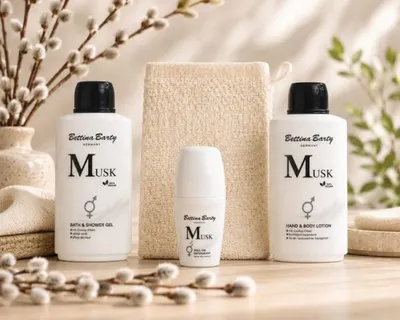 Produktbild von Bettina Barty Musk Geschenkset – Duschgel, Bodylotion, Deo Roll-On & Waschhandschuh