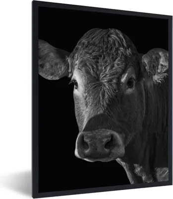 Produktbild von MuchoWow® Gerahmtes Poster Kuh - Tiere - Schwarz - Weiß - Porträt 60x80 cm - Poster mit Schwarzem Bilderrahmen Wandposter Rahmen Foto Bilder - Premium - Wanddeko Wohnzimmer
