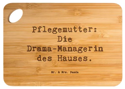 Produktbild von Mr. & Mrs. Panda Brett Spruch Pflegemutter Managerin - Transparent - Geschenk, schneidunterlage, herzerwärmende Sprüche, Fürsorge, Holzbrett, Geschenke, Schneidebrett