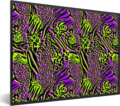 Produktbild von MuchoWow® Gerahmtes Poster Tiermuster - Muster - Neon - Lila 80x60 cm - Poster mit Schwarzem Bilderrahmen Wandposter Rahmen Foto Bilder - Schwarzem - Mit Gestell