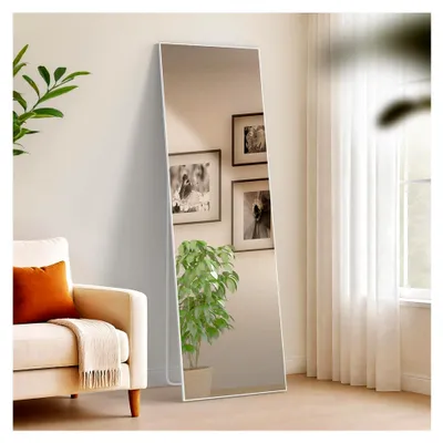 Produktbild von Großer Spiegel Benicia, Stand- und Wandspiegel in einem, Ganzkörperspiegel mit Metallrahmen in verschiedenen Größen und Farben, Farbe: weiß matt, Größe: 160x50 cm