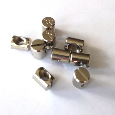 Immagine prodotto di 10 inserti da 9/6 mm per vite della pinna da windsurf