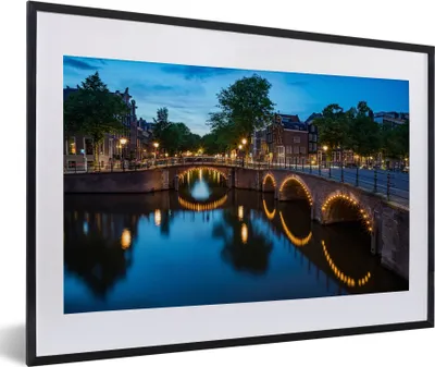 Produktbild von MuchoWow® MuchoWow® Gerahmtes Poster Beleuchtete Prinsengracht am Abend 60x40 cm - Poster mit zchwarzem Bilderrahmen - Schlafzimmer - Plakat in Rahmen - Drucken