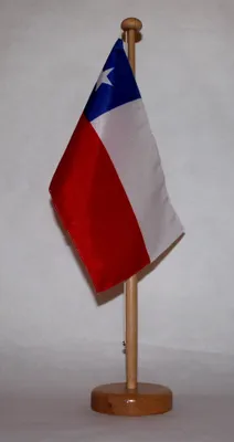 Produktbild von Tischflagge Chile 25x15 cm mit Holzständer