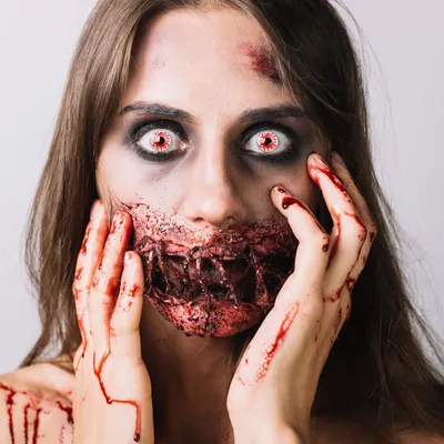 Produktbild von aricona Farbige Kontaktlinsen Halloween Zombie Kostüm in Rot Fasching Vampir