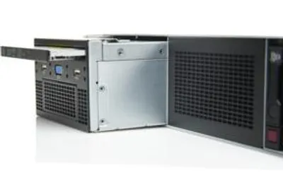 Produktbild von HPE DL38X Gen10 Universal Media Bay Kit, Carrier Panel, 540 g