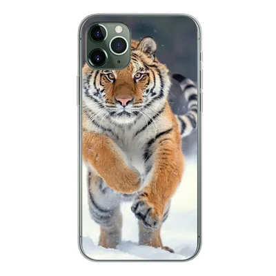 Produktbild von MuchoWow® Handyhülle Schutzhülle Hülle für iPhone 11 Pro Max Tiger - Landschaft - Schnee - Tiere Silikon Softcase Handy Hülle - Schutz