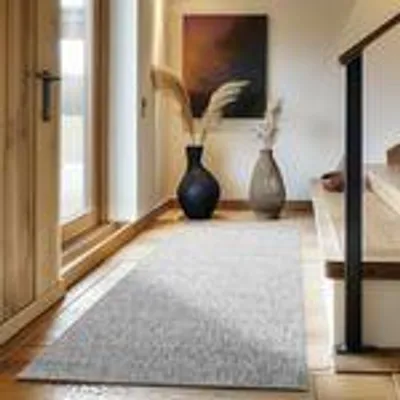 Produktbild von Moderner Kurzflorteppich mit dezenter Struktur - schlicht und stilvoll für Wohnzimmer und Schlafzimmer, Größe: 80 x 250 cm, Farbe: Hellgrau