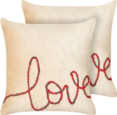 Produktbild von BELIANI Dekokissen 2er Set Beige aus Samtstoff Love Schriftzug Gestickt 45 x 45 cm Quadratisch Wohnaccessoires Dekoration für Sofa Bett Wohnzimmer