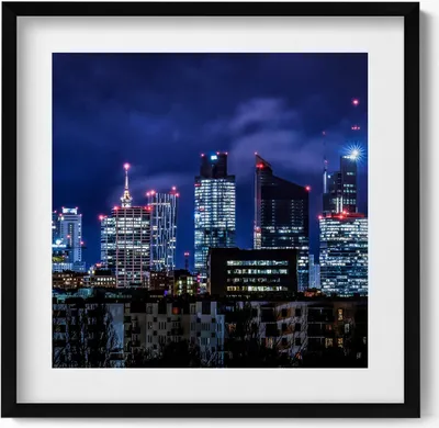 Produktbild von Städtische Gebäude bei Nacht– Wandbild mit Rahmen – Gerahmtes Bild  – Wanddekoration – 50x50 cm –  Schwarz Rahmen