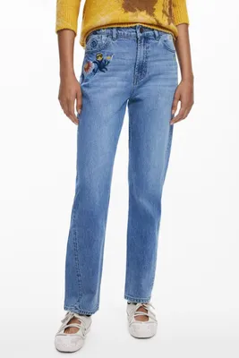 Produktbild von Trendige Damenjeans in Blau: Stickerei-Design mit Sonnenblumenmotiv