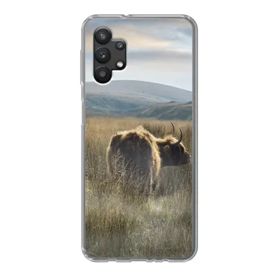 Produktbild von MuchoWow® Handyhülle Schutzhülle Hülle für Samsung Galaxy A32 5G Schottische Highlander - Nebel - Gras Silikon Softcase Handy Hülle - Softcase