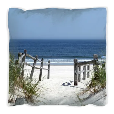 Produktbild von Wallario Premium Kissen, weiche Oberfläche, mit Motiv Blick auf Strand, Größe: 40 x 40 cm, mit weißer Rückseite