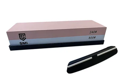 Produktbild von SMI Schleifstein 240/800 Körnung – Doppelseitiger Schärfstein, Wetzstein & Abziehstein mit Schleifhilfe & Silikonhalter – Messerschärfer für Messer