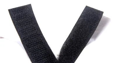 Image de Fermeture Velcro adhésive, 25 mètres x 50 mm - Extra résistante, couleur noire