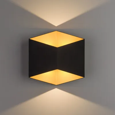 Immagine prodotto di Applique da esterno a LED TRIANGLES nera 5W, bianco caldo 750 lm, alluminio, dimensioni: 17,2 x 17 x 9 cm, IP54, Nowodvorski Lighting