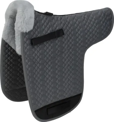 Produktbild von Engel Reitsport Satteldecke SADEK1 Lammfell & Baumwollsteppstoff, Fell in Sattellage, Fellkranz vorne, Grau-Silber-D (Dressur)