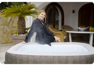Zdjęcie produktu dla Bestway® LAY-Z-SPA® energooszczędna wanna z hydromasażem Cabo HydroJet™ ze sterowaniem za pomocą aplikacji, dla 6 osób, 180 x 180 x 71 cm, wygląd splotu krzyżowego (dąb szary)
