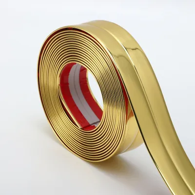 Produktbild von Vielseitige, selbstklebende Zierleiste, 3-in-1, in glänzendem Gold