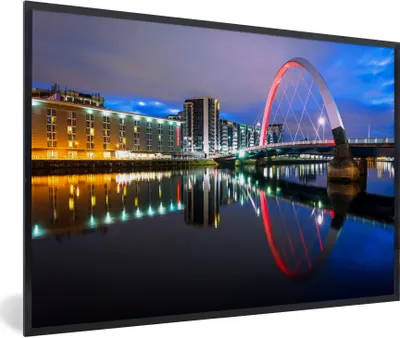 Produktbild von MuchoWow® Gerahmtes Poster Brücke - Rot - Glasgow 90x60 cm - Poster mit Schwarzem Bilderrahmen Wandposter Rahmen Foto Bilder - Fotorahmen - Foto-Plakat