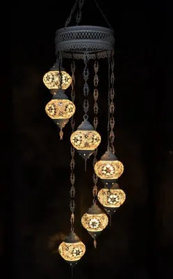 Produktbild von Hanglamp mit buntem Glas-Mosaik, orientalische Kronleuchterlampe in crèmeweiß, 7 Glaskugeln, handgefertigt aus der Türkei