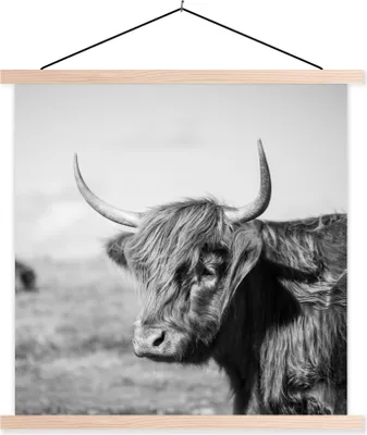 Produktbild von MuchoWow® Textilposter Schottisches Hochlandrind - Tiere - Schwarz - Weiß 60x60 cm mit holzfarbenen Rahmen - Wanddekoration