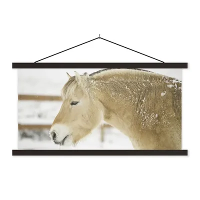 Produktbild von MuchoWow® Textilposter Nahaufnahme eines Fjordpferdes im Schnee 60x30 cm mit schwarzem Rahmen - Textilien