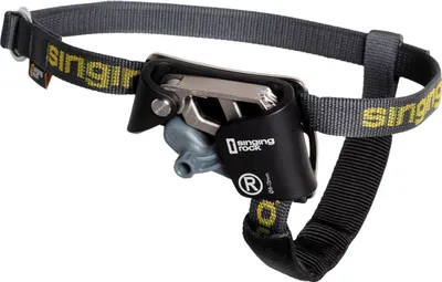 Fußsteigklemme Foot Lift von singing rock; schwarz mit gelbem Logo; für Klettern und Abseilen.
